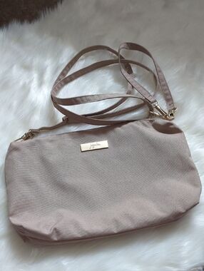 Jujube Be Quick Crossbody Bag with Detachable Strap in Desert